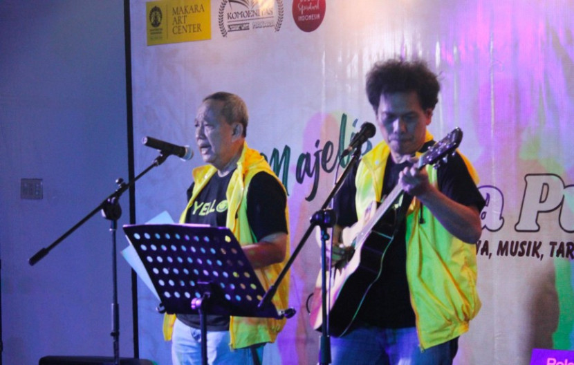 D’Yello memukau ratusan penonton yang hadir di acara Majelis Nyala Purnama #5 Humanisme Kultural Gus Dur di Makara Art Center UI pada Rabu 10 September 2025. (Foto: Dok Komoenitas Makara) 