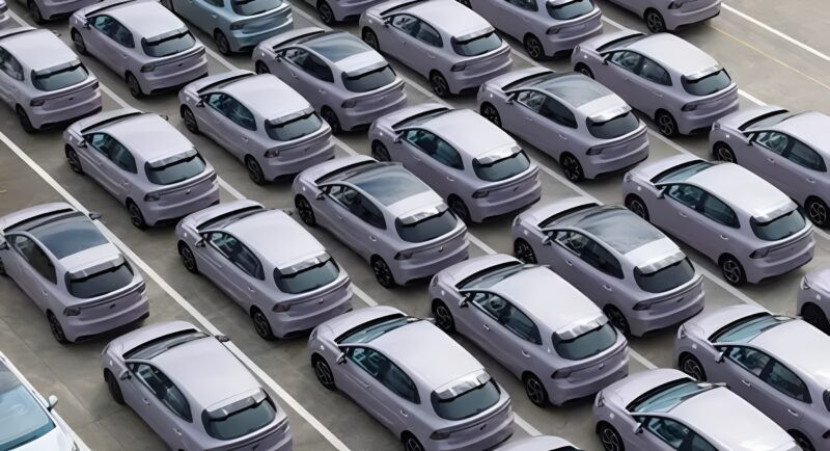 Produzent mobil China memberikan kompensasi Rp 115 ribu setiap hari keterlambatan.