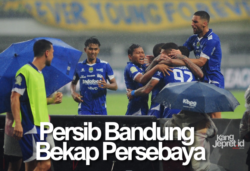 Tim Persib Bandung merayakan gol atas Persebaya Surabaya di Stadion Gelora Bandung Lautan Api pada Jumat (12/9/2025) sore WIB. (KANGJEPRET.ID/ YOGI ARDHI) (Data: Nikon D700, Nikkor MF 300/2.8) 