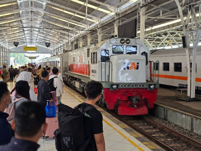 Pelanggan Layanan Kereta Api Subsidi Alami Peningkatan