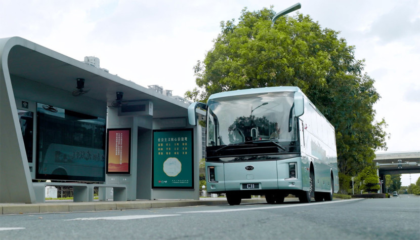 BYD Luncurkan Bus Listrik Canggih, Ban Meledak di Kecepatan 100 jam/Km Mobil Tetap Stabil