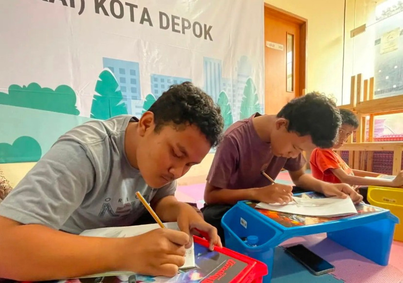 Program Rumah Kreatif Anak Istimewa, Disdik Depok Latih Motorik Halus Lewat Seni Lukis