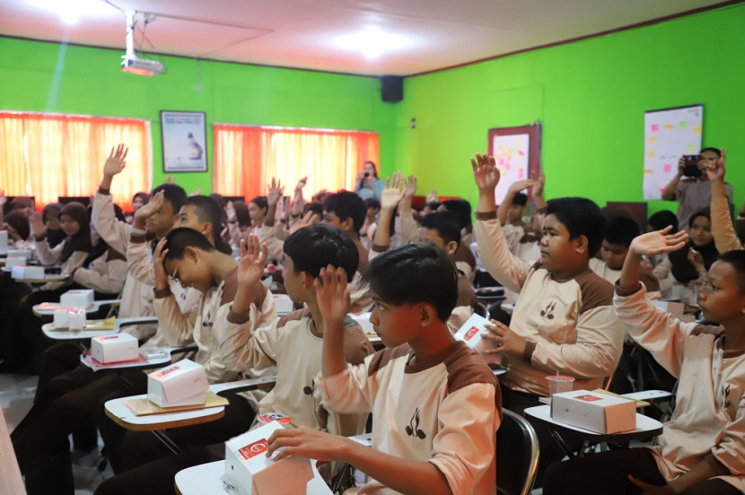 Pelajar di Balikpapan antusias mengikuti materi anti hoaks dan pornografi. (Adpimprov)