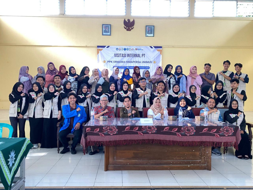 Dokumentasi kegiatan monitoring dan evaluasi internal perguruan tinggi