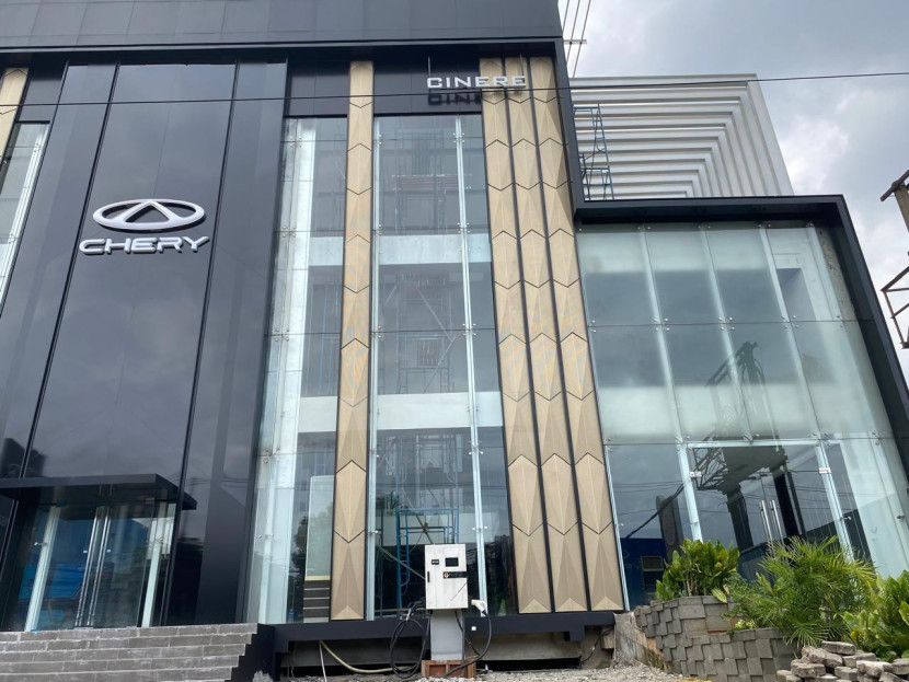 Diler Chery Cinere akan beroperasi di lokasi yang sebelumnya diler Mitsubishi massiv dalam kendisi renovasi. (Foto:Mobillistriknews.com/Firkah Fansuri)