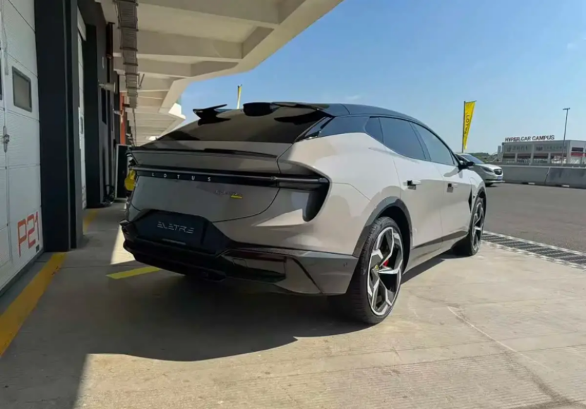 Tampak belakang New Lotus Eletre. (Foto: Lotus)