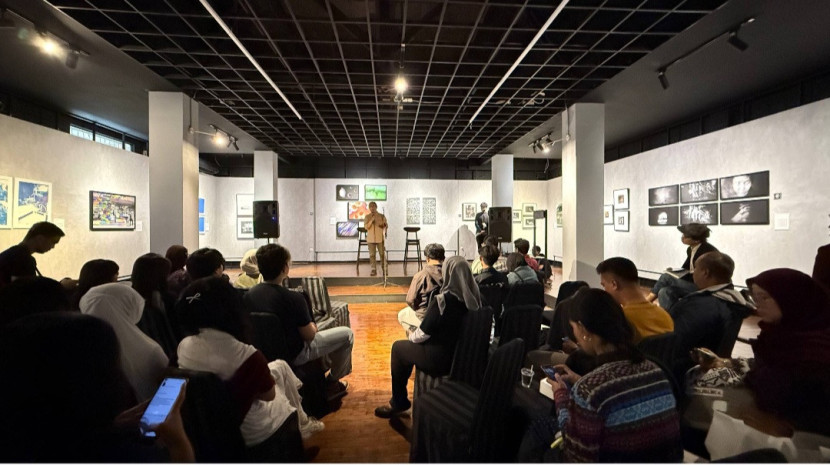Pameran fotografi bertema Synthetic Vision: The Age of Fictionalization in Our Culture