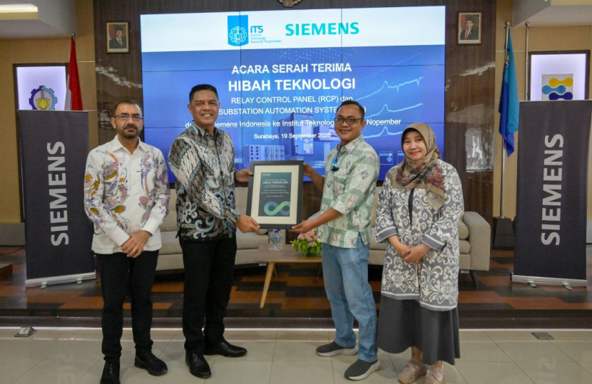 Serah terima hibah teknologi Siemens kepada Teknik Elektro ITS pada Jumat (19/9/2025) di kampus ITS  Surabaya, Jawa Timur. (Foto: Dok Ruzka Indonesia)