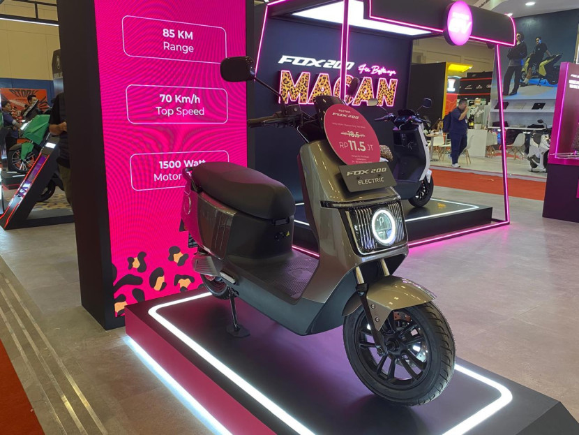 Harga Poltroon Fox 200 kini dijual Rp 11,5 juta dari sebelumnya Rp 18,5 juta. Foto: Mobillistriknews.com/Firkah Fansuri
