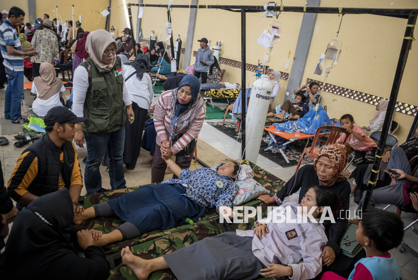 Korban keracunan diduga usai melahap menu makan bergizi gratis. 