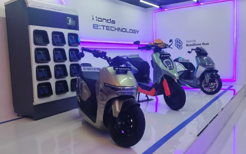 Tampak sepeda motor listrik honda di IMOS 2025.     dok Motoresto.id