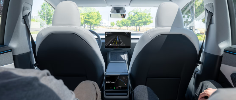 Robotaxi Tesla, Penumpang Duduk di Belakang Tanpa ada Sopir (Doc. Tesla).