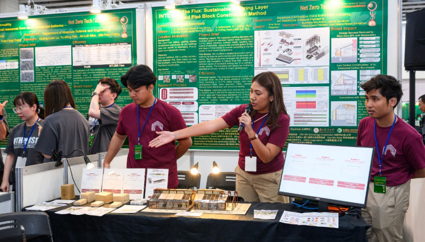 Penampilan mahasiswa FT UI di ajang internasional Net Zero Tech International Contest 2025. (Foto: Dok Humas UI) 