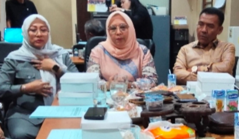 Ketua BKD DPRD Kota Depok, Qonita Lutfiah (tengah). (Foto: Dok RUZKA INDONESIA)