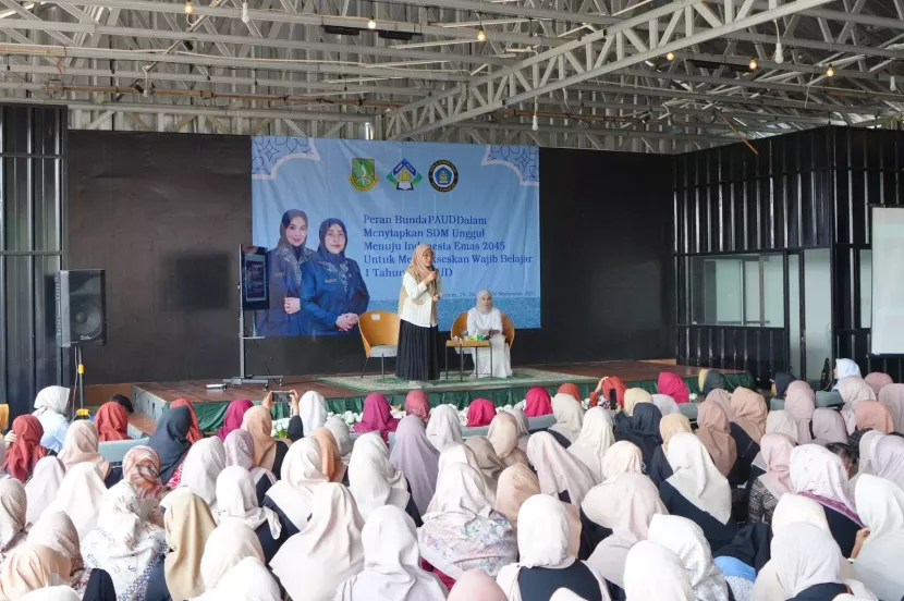 Acara parenting Pendidikan Anak Usia Dini (PAUD) yang digelar di Masjid Sejuta Pemuda Lamping, Kota Sukabumi, Jumat (26/9/2025).dokpim