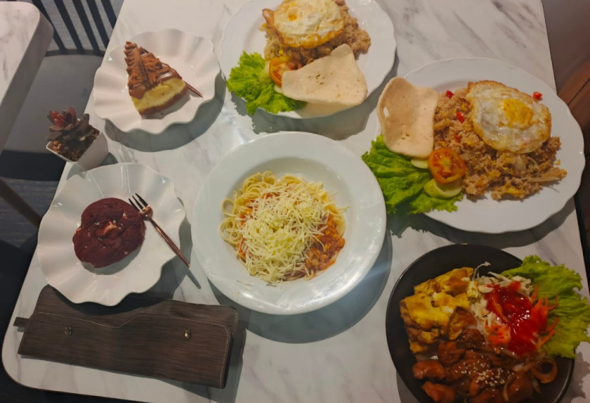 Sajian menu hidangan di Cafe Garasi 66 Majalengka dengan citarasa nusantara.(Foto: Dok Eko Widiantoro)