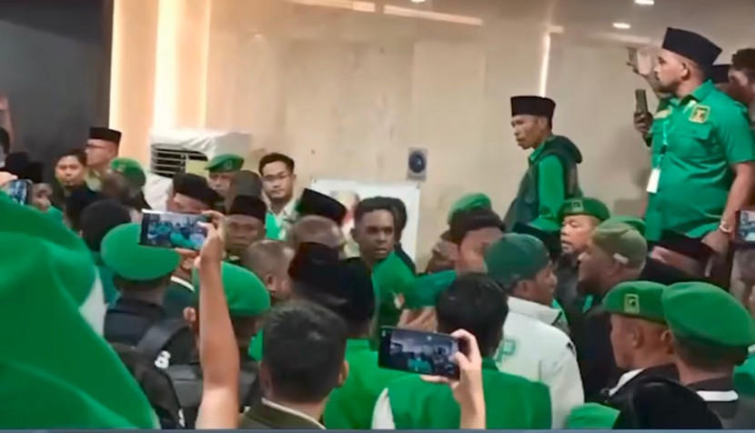 Ricuh pembukaan Muktamar X PPP di Ancol, Jakarta. (Foto: Dok RUZKA INDONESIA) 