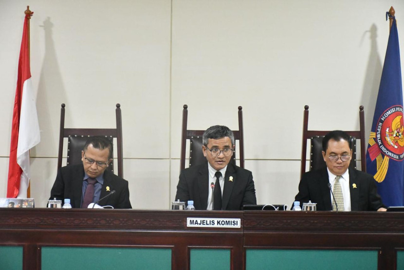 Sidang KPPU memutuskan mendenda Tiktok Rp 15 miliar karena telat melaporkan akuisisi Tokopedia. Sumber: KPPU