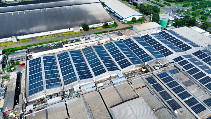 WINGS Group memperkuat komitmennya terhadap transisi menuju energi bersih melalui pemasangan PTLS. (Foto: Dok WINGS Group)