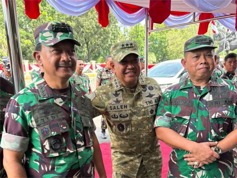 Wakil KSAU Marsdya Tedy Rizalihadi (kiri) di kantor Kemenhan, Jakarta Pusat, Rabu (1/10/2025). Sumber: Erik Purnama Putra