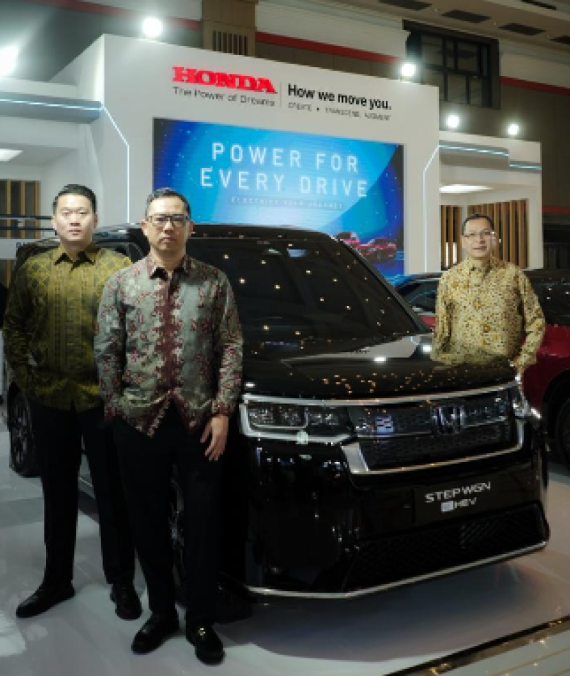 HEV, menjadi MPV yang menjadi daya tarik di GIIAS Bandung. dok Honda 