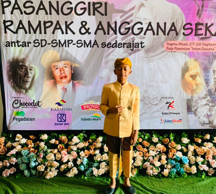 Penampilan Muhammad Hamizan Alfaruq pada Pasanggiri Rampak dan Anggana Sekar. (Foto Dok Taupiq)