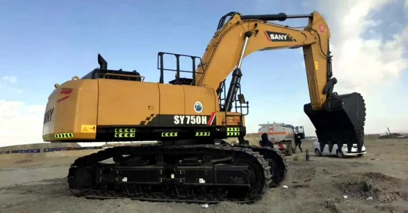 SANY meluncurkan ekskavator SY750 dan SY1250H, serta truk tambang SKT130S yang memadukan mesin bertenaga besar dengan desain yang hemat bahan bakar dan ramah lingkungan. (Foto: Dok RUZKA INDONESIA)