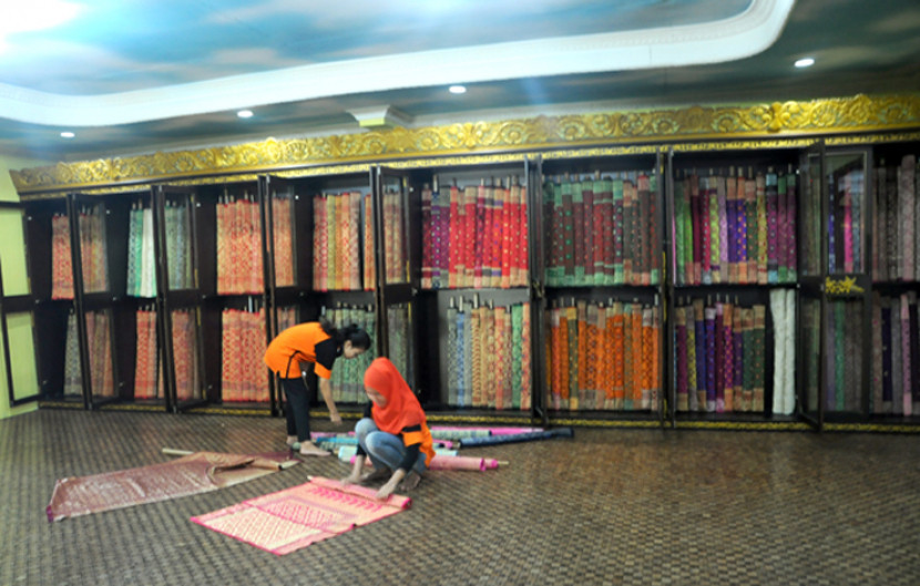 Koleksi kain songket Palembang, (FOTO: Maspril Aries)