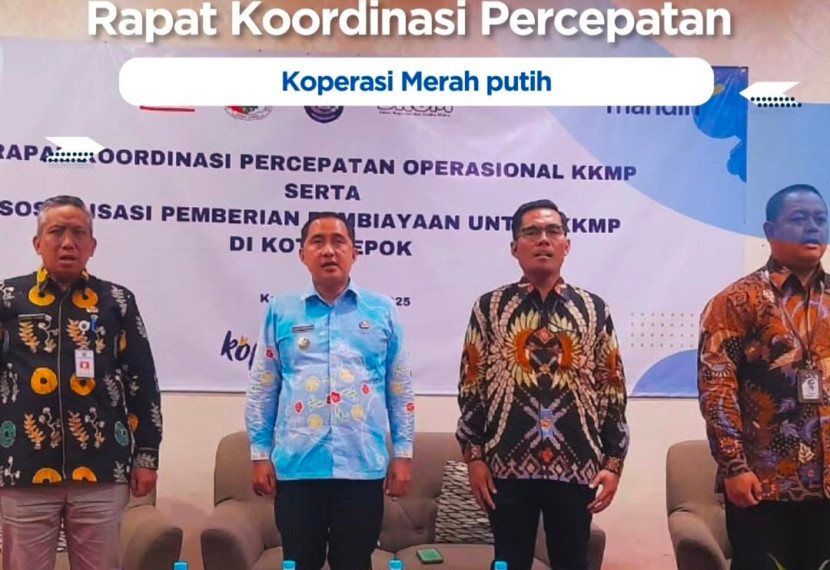 Wakil Wali Kota Depok, Chandra Rahmansyah (tengah Batik biru muda) dalam rapat koordinasi percepatan Koperasi Kelurahan Merah Putih (KKMP). (Foto: Dok RUZKA INDONESIA) 