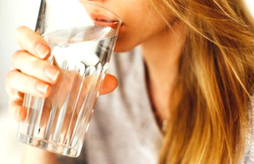 Minum air putih