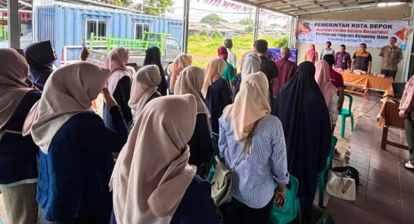 Pembinaan ProKlim di RW 06, Kelurahan Sukatani, Jumat (03/10/2025). (Foto: Dok Kelurahan Sukatani).