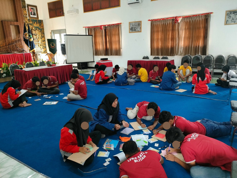Anak binaan ketika mengikuti program Risecognize yang dimbing oleh tim Reach. Foto: PKM-PM REACH 