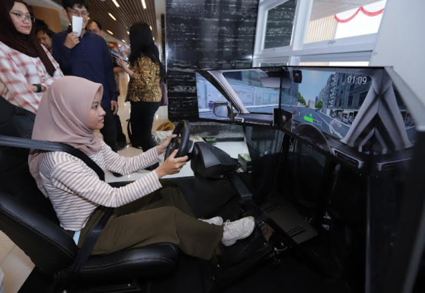 PT TAM memberikan pendidikan eco-safety driving kepada karyawan, stake holders, dan masyarakat luas lewat program CSR berkelanjutan Toyota Berbagi Selamat. dok TAM