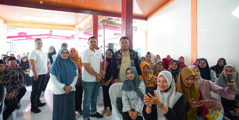 Giat PLN Icon Plus dukung pemerataan akses digital di Indonesia melalui kegiatan Work With Society dan Launching WiFi Gratis – Program Desa Super Village yang berlangsung di Desa Poleng, Kecamatan Gesi, Kabupaten Sragen, Jateng. (Foto: Humas PLN Icon Plus) 