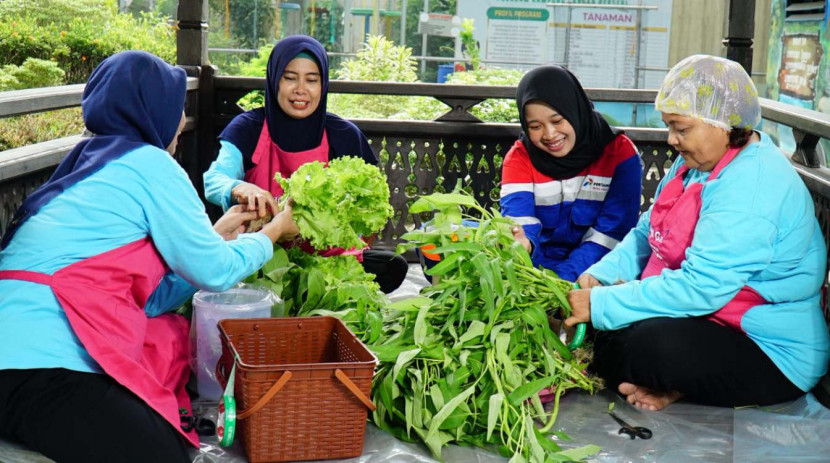 Salah satu inovasi andalannya adalah Enzymatic Microorganism Oil Catcher (EMO), teknologi berbasis bakteri Bacillus amyloliquefaciens yang bisa mengurai limbah minyak dan lemak. (Foto: Dok RUZKA INDONESIA)