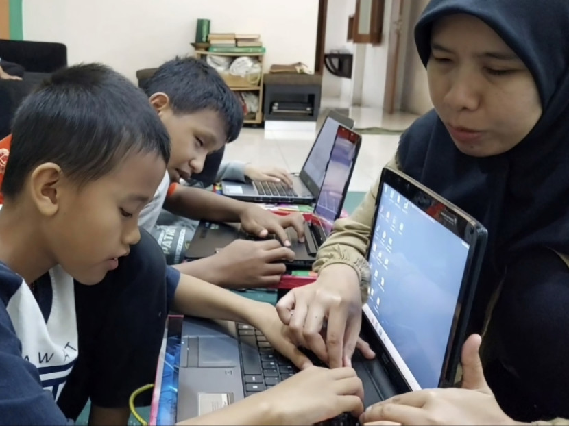 Pelatihan Talking Computer for The Blind untuk Difabel. Foto: Edi Yusuf