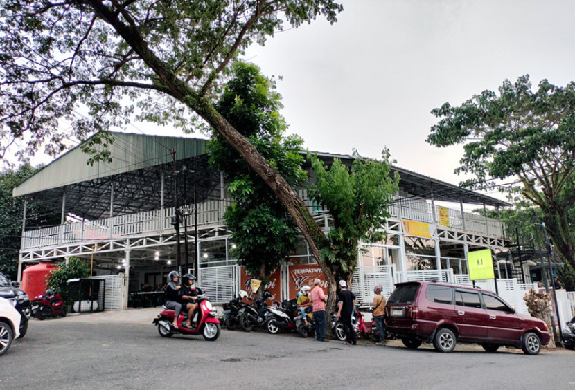 Kopi Inspirasi (KI) Eatagram di sudut pertemuan Jalan Pembayun dan Jalan Hang Jebat, Talang Semut. (FOTO: Maspril Aries)