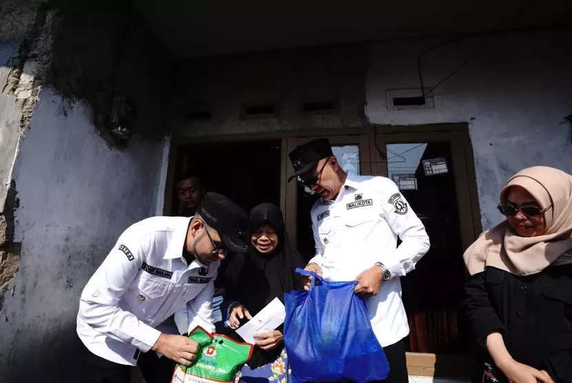 Kegiatan Ayeuna Waktuna Berbagi Berkah di Kelurahan Babakan, Kecamatan Cibeureum, Kota Sukabumi, Ahad (12/10/2025).dokpim pemkot sukabumi