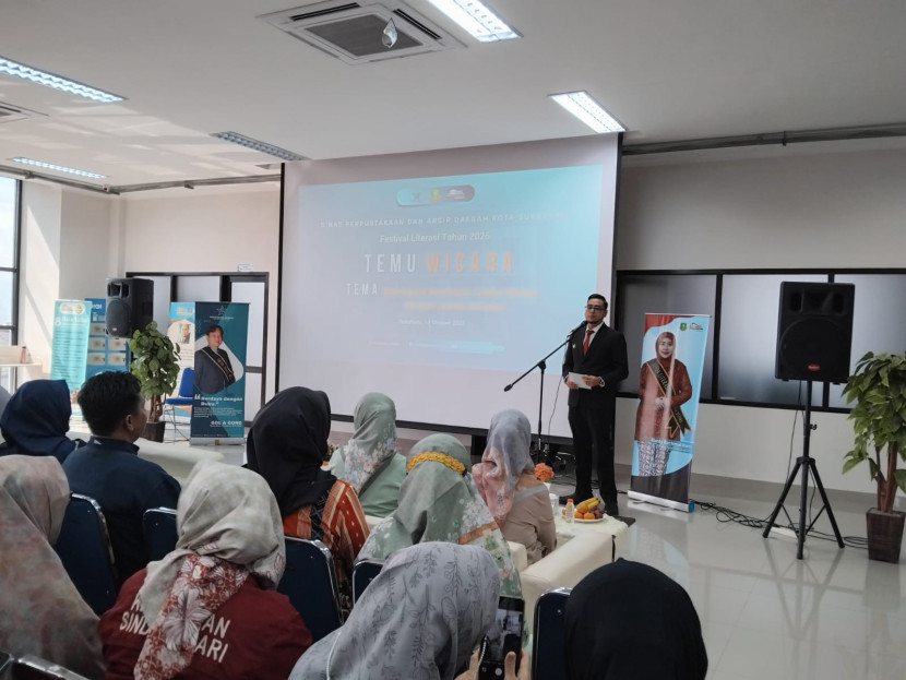 Festival Literasi Tahun 2025 salah satunya Temu Wicara di Perpustakaan Umum Kota Sukabumi, Selasa (14/10/2025).