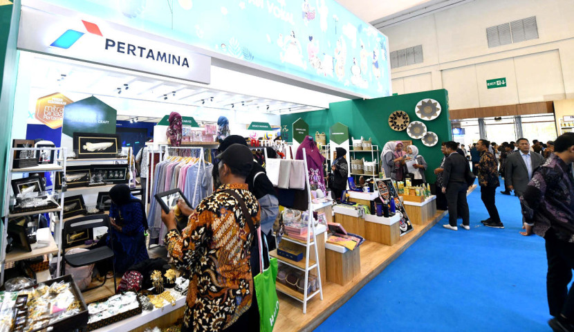Pertamina akan mengantarkan produk UMKM binaan unggulan untuk menembus pasar global, dengan sektor produk Craft (kerajinan, dekorasi, souvenir), Fashion (wastra, batik, tenun, dan modest wear), Food & Beverage (makanan olahan khas daerah, komoditi olahan, dll). (Foto: Dok RUZKA INDONESIA)