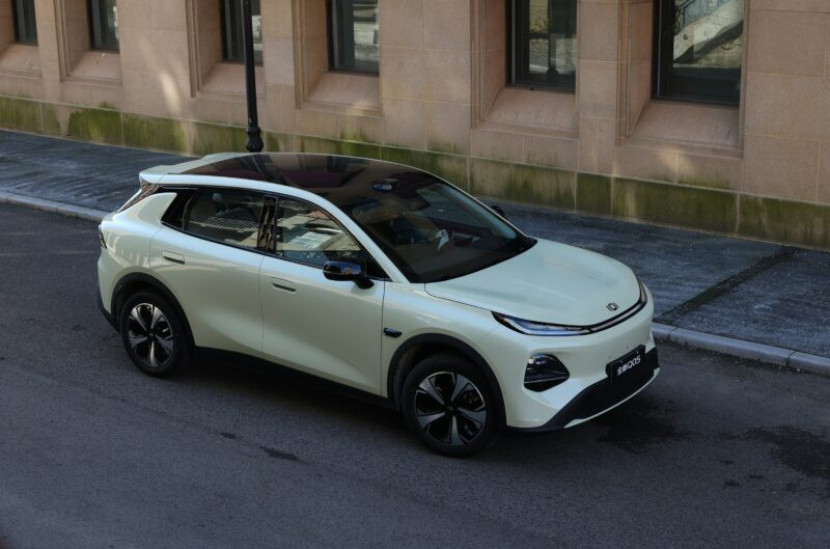 SUV listrik Changan Nevo Q05 mulai masuk pasar. Foto: Changan