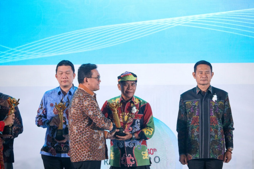 Gubernur Kaltara sabet penghargaan bergengsi. (Diskominfo))