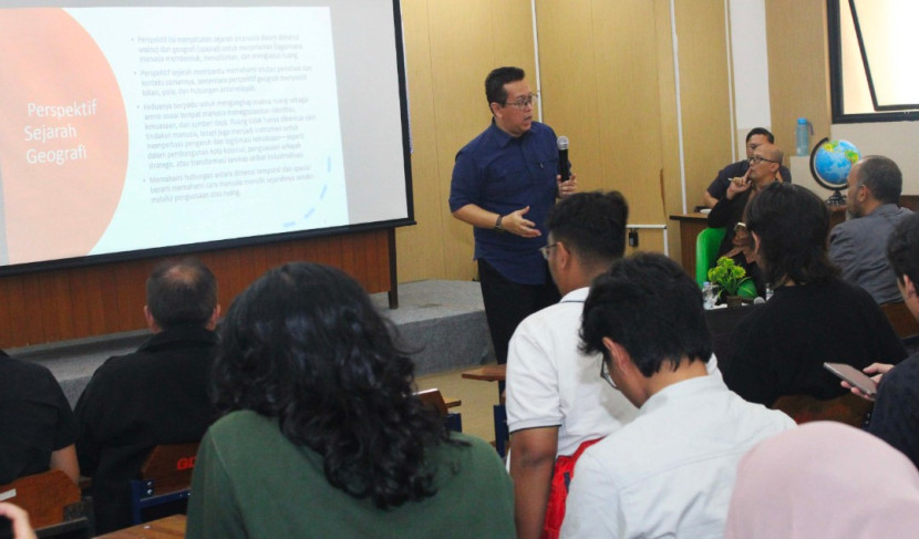 Kuliah umum FITB ITB dengan tema “Sejarah Geografi dan Dinamika Batas Wilayah”. (Foto: Dok FIB UI)