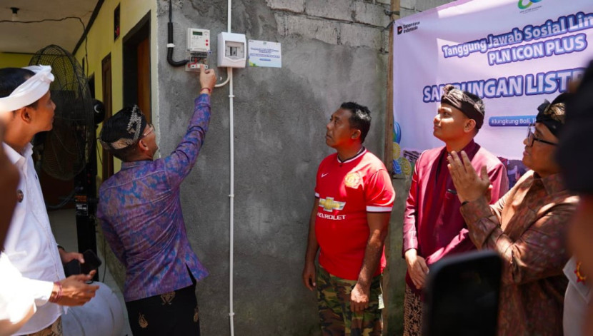 Program TJSL PLN Icon Plus sambung listrik gratis di Kabupaten Klungkung, Bali. (Foto: Dok Humas PLN Icon Plus)