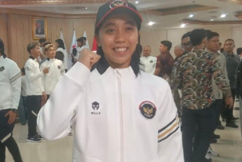 Atlet angka besi Absyah Ramadhani Nasution yang akan tampil di kelas 48kg di AYG 2025. (Foto: Dok RUZKA INDONESIA)