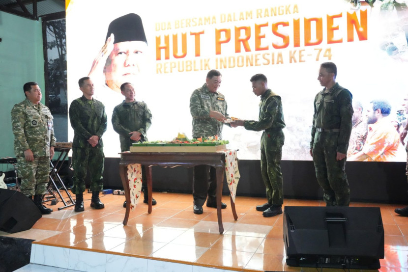 Menhan Sjafrie Sjamsoeddin dan Panglima TNI Jenderal Agus Subiyanto. Sumber: Kemenhan