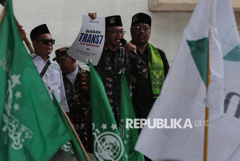 Tayangan Xpose Uncensored yang menghina Kiai dan pesantren dinilai tidak beradab.