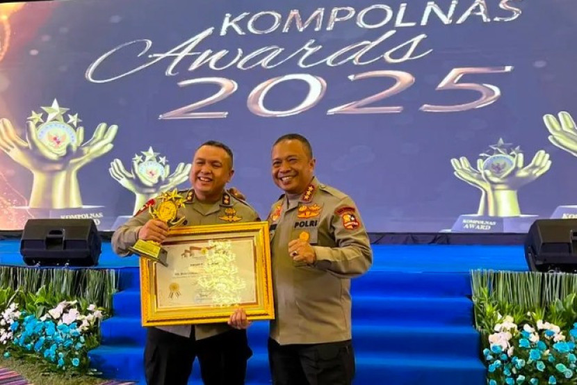 RS Bhayangkara Brimob Depok menerima penghargaan dalam ajang Kompolnas Award 2025. (Foto: Dok RS Bhayangkara Brimob Depok )