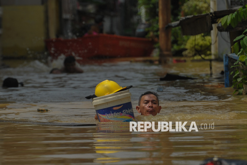 Waspada bencana banjir mengintai.