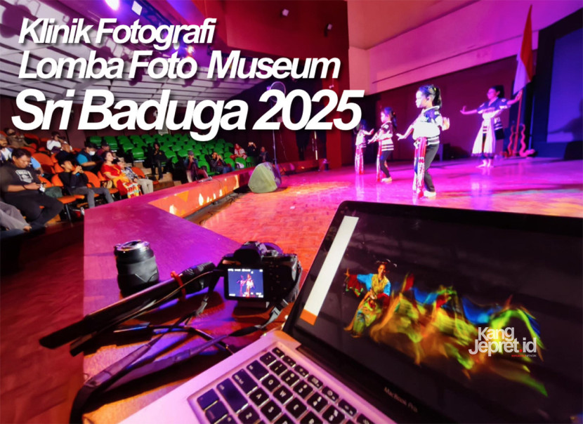 Siswa kursus Tari Museum Sri Baduga menari di sela acara Klinik Fotografi Road to Lomba Foto Museum 2025 di Auditorium Museum Sri Badung, Bandung, Ahad (19/10/2025). KANGJEPRET.ID/YOGI ARDHI (Data Teknis: Xiaomi 14T)